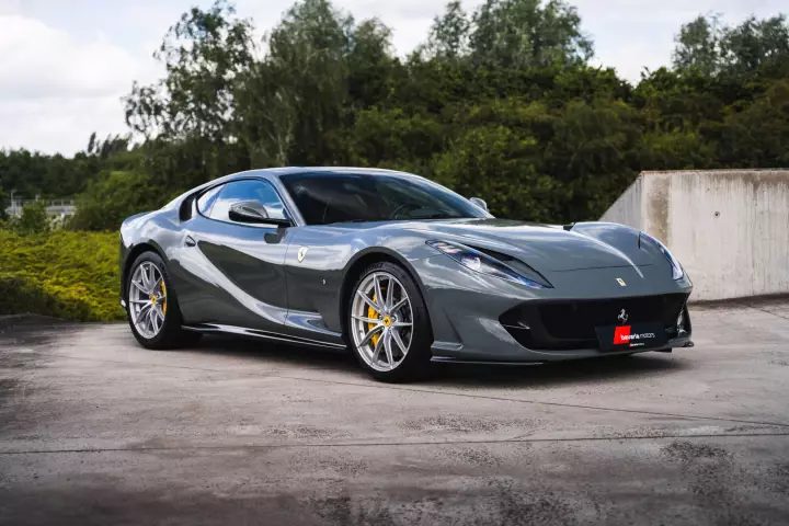 Ferrari in Grigio Medio — 812 Superfast (carpaints.co)