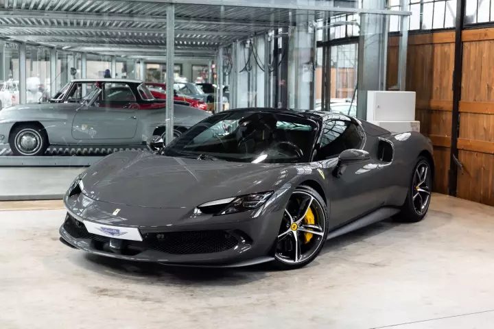 Ferrari in Grigio Scuro — 296 GTS (carpaints.co)