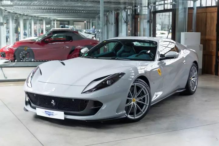 Ferrari in Grigio Squalo — 812 GTS (carpaints.co)