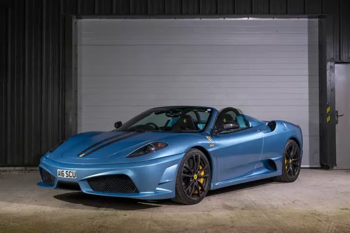 Ferrari in Avio Metallic — Scuderia Spider 16M (carpaints.co)