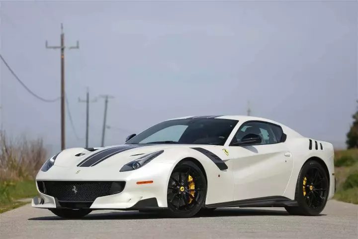Ferrari in Bianco Fuji — F12 TDF (carpaints.co)