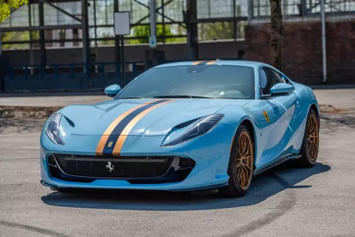 Ferrari in Nuovo Azzurro La Plata — 812 Superfast (carpaints.co)