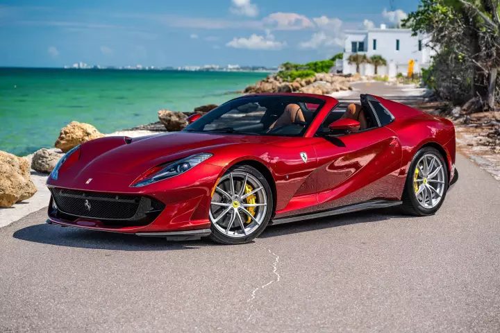 Ferrari in Rosso Fiorano — 812 GTS (carpaints.co)