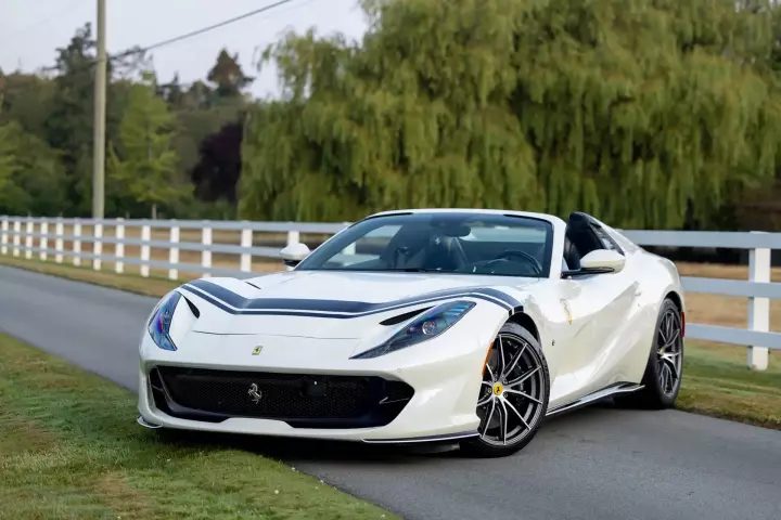 Ferrari in Bianco Birdcage — 812 GTS (carpaints.co)