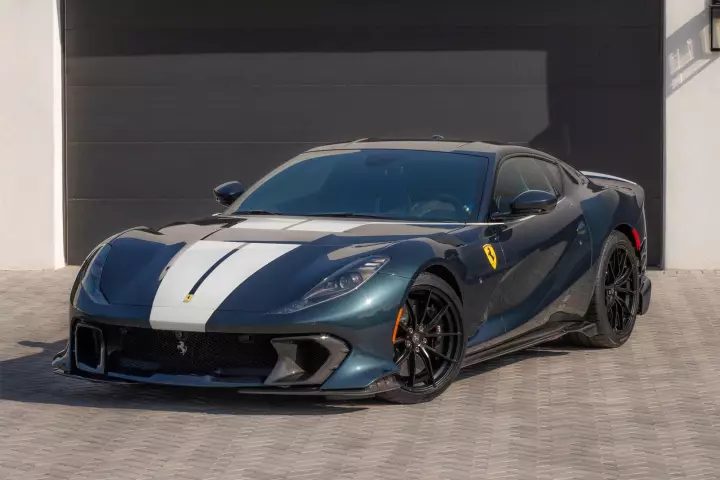 Ferrari in Nerotto Lucido — 812 Competizione (carpaints.co)