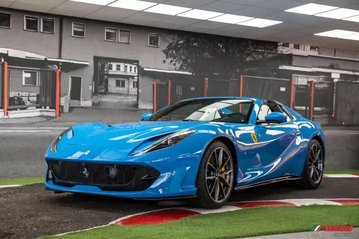 Ferrari in Azzurro Lechler — 812 GTS (carpaints.co)