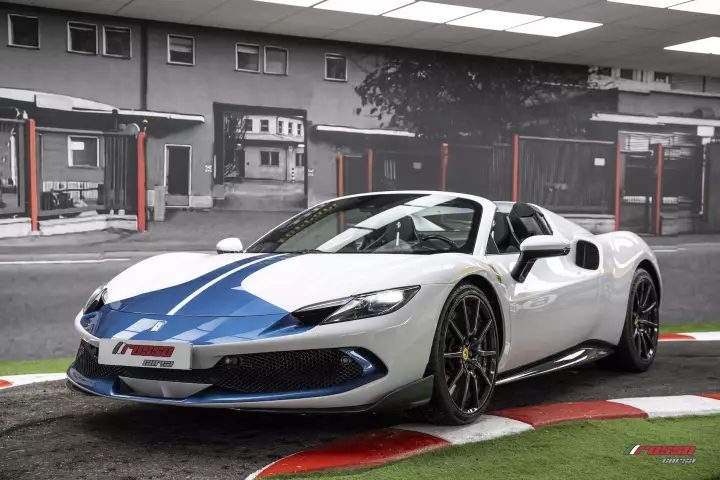 Ferrari in Bianco Cervino — 296 GTS (carpaints.co)