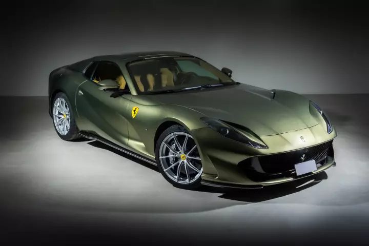 Ferrari in Verde Masoni — 812 GTS (carpaints.co)