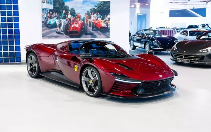 Ferrari in Rosso Libano — Daytona SP3 (carpaints.co)