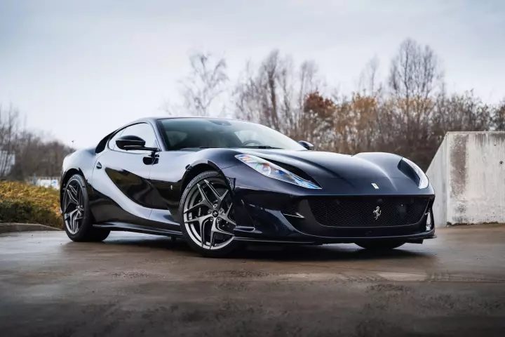Ferrari in Blu America — 812 Superfast (carpaints.co)