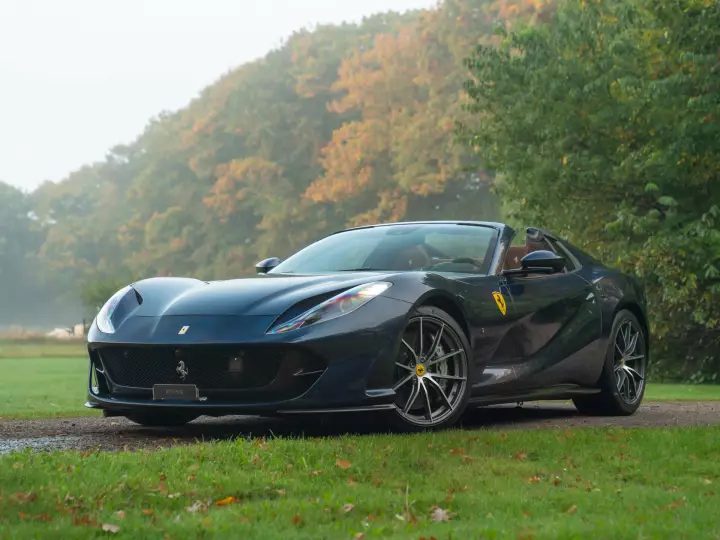 Ferrari in Blu Swaters — 812 GTS (carpaints.co)