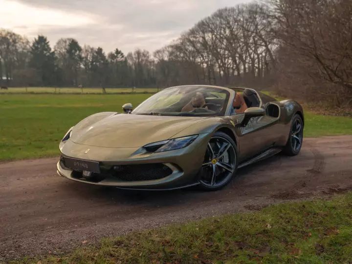 Ferrari in Verde Masoni — 296 GTS (carpaints.co)