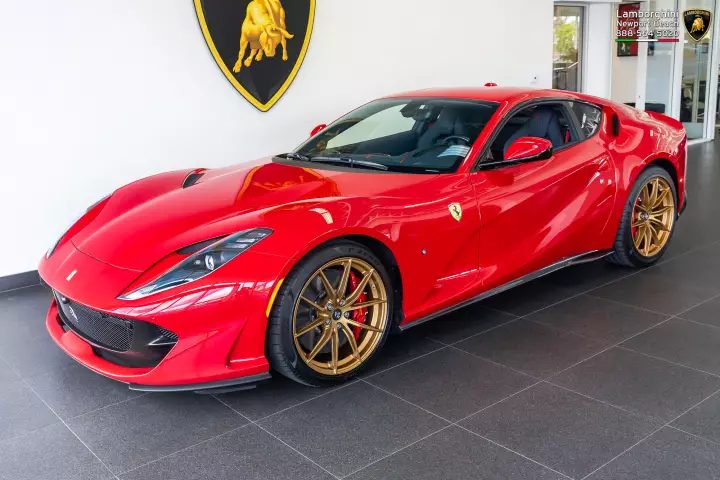 Ferrari in Rosso 70 ANNI — 812 Superfast (carpaints.co)