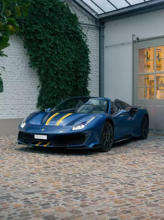Ferrari in Blu Mirabeau — 488 Pista Spider (carpaints.co)