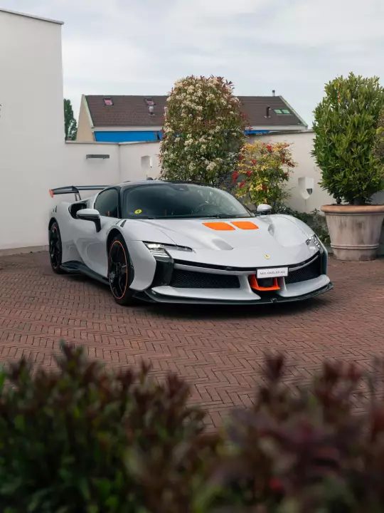 Ferrari in Bianco Artico — SF90 XX Stradale (carpaints.co)