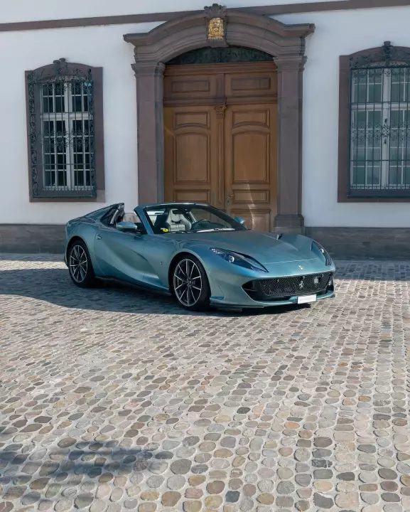 Ferrari in Celeste — 812 GTS (carpaints.co)