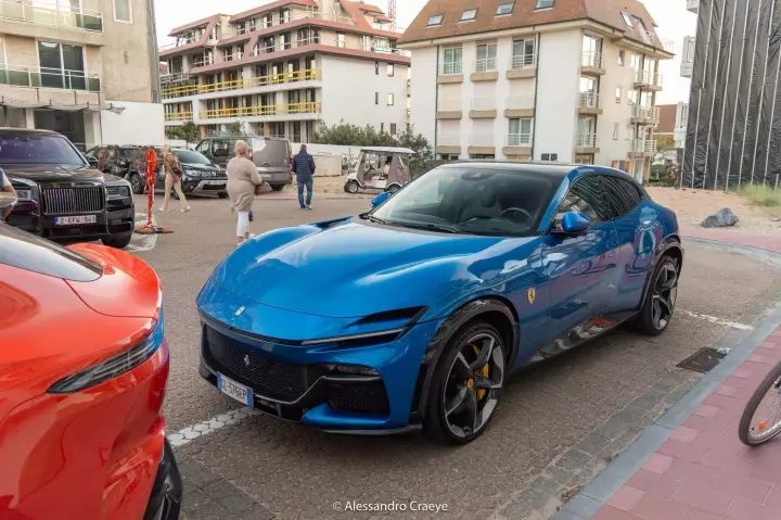 Ferrari in Blu Corsa — Purosangue (carpaints.co)