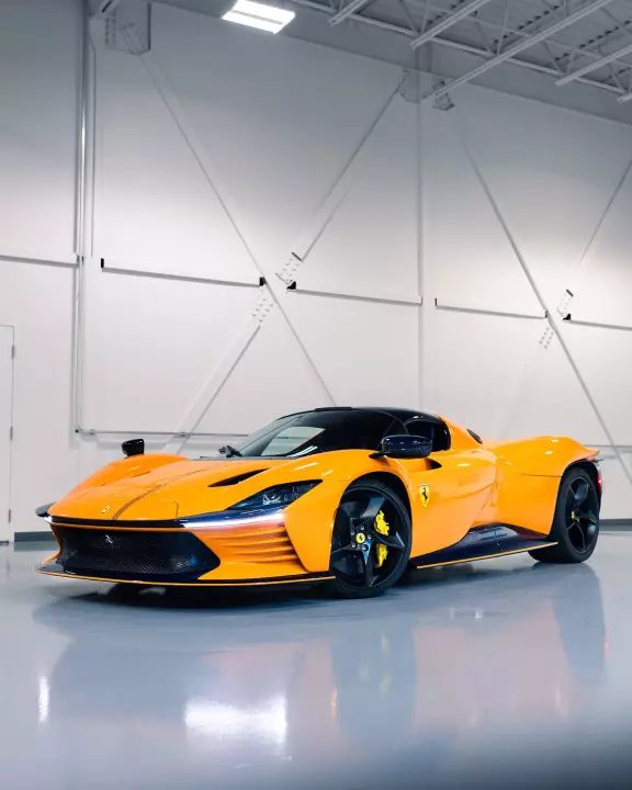 Ferrari in Arancio 3 Strati — Daytona SP3 (carpaints.co)