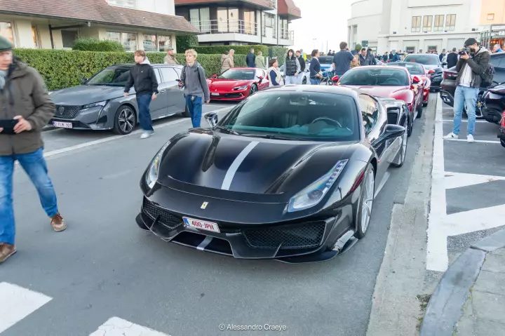 Ferrari in Nero DS — 488 Pista (carpaints.co)