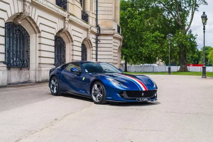 Ferrari in Blu Tour de France — 812 Superfast (carpaints.co)
