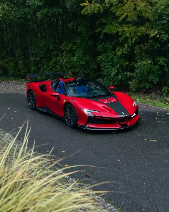 Ferrari in Rosso 70 ANNI — SF90 XX Spider (carpaints.co)