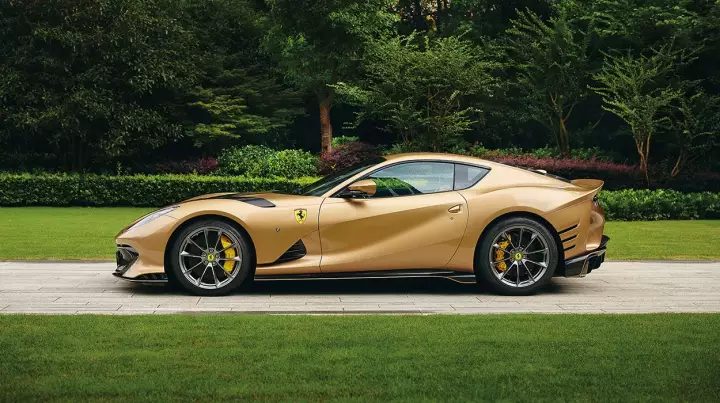Ferrari in Oro Baviera — 812 Competizione (carpaints.co)
