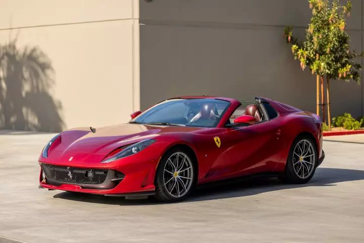 Ferrari in Rosso Coburn — 812 GTS (carpaints.co)
