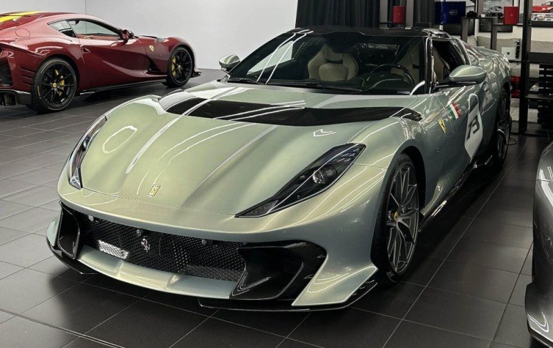 Ferrari in Argento Siracusa (Ferrari Colors blog)