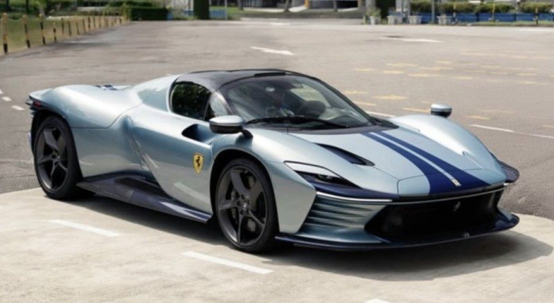 Ferrari in Azzurro Arturo (Ferrari Colors blog)