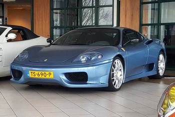 Ferrari in Azzurro California (Ferrari Colors blog)