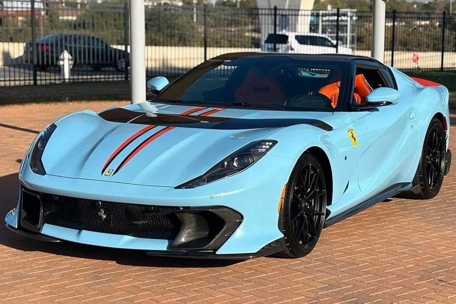Ferrari in Azzurro La Plata Met — 812 Competizione Aperta (ROSSOautomobili)