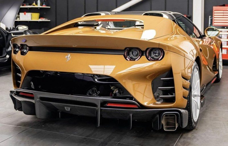 Ferrari in Berlinetta Lusso (Ferrari Colors blog)
