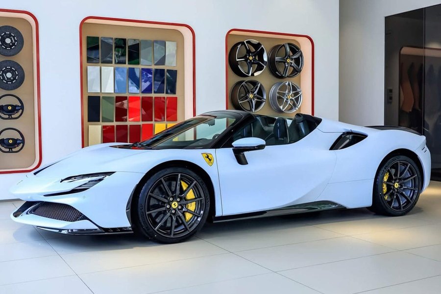 Ferrari in Bianco Azzurrato Opaco — SF90 Spider (ROSSOautomobili)