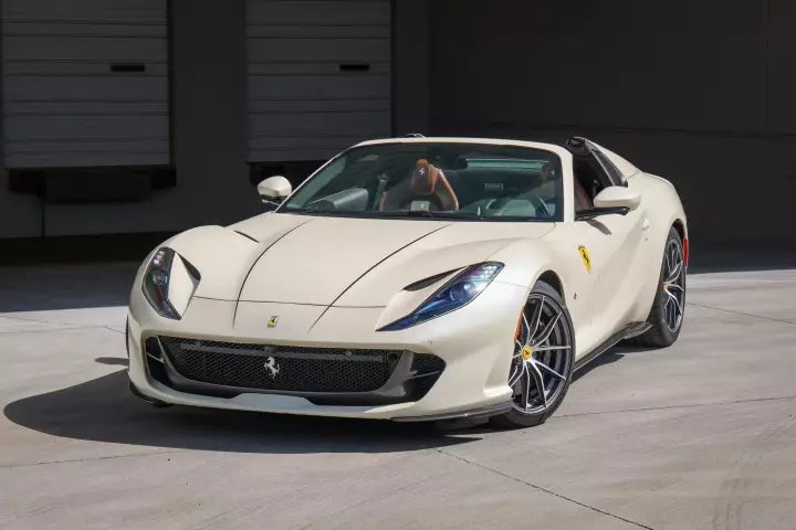 Ferrari in Bianco Lagos Opaco — 812 GTS (carpaints.co)