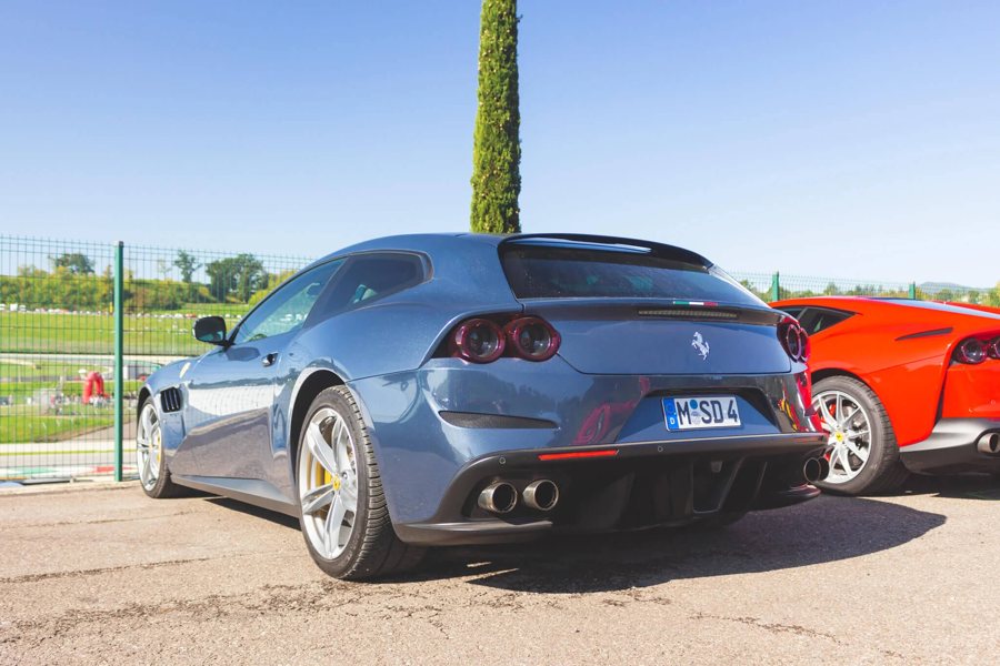 Ferrari in Blu Ahrabian — GTC4Lusso (ROSSOautomobili)