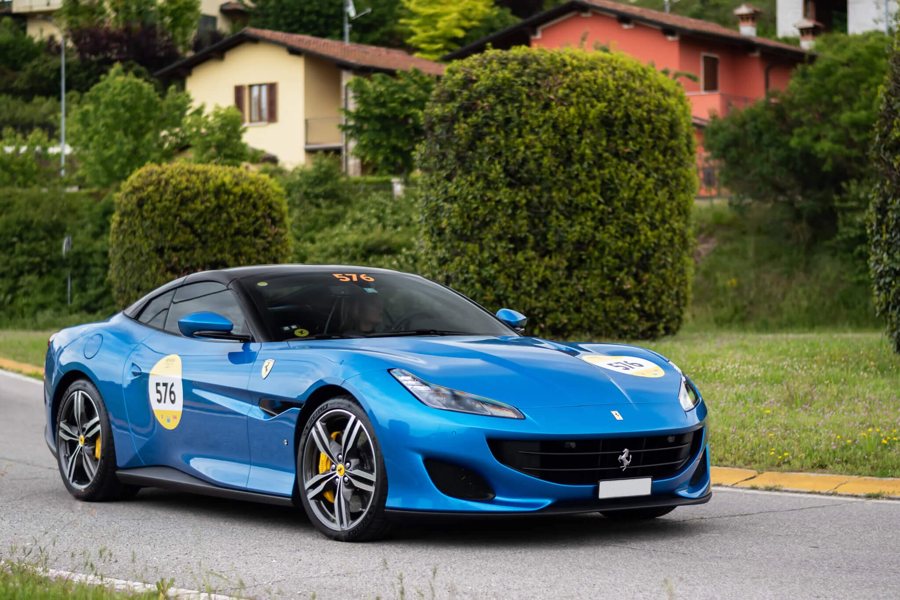 Ferrari in Blu Corsa — Portofino (ROSSOautomobili)