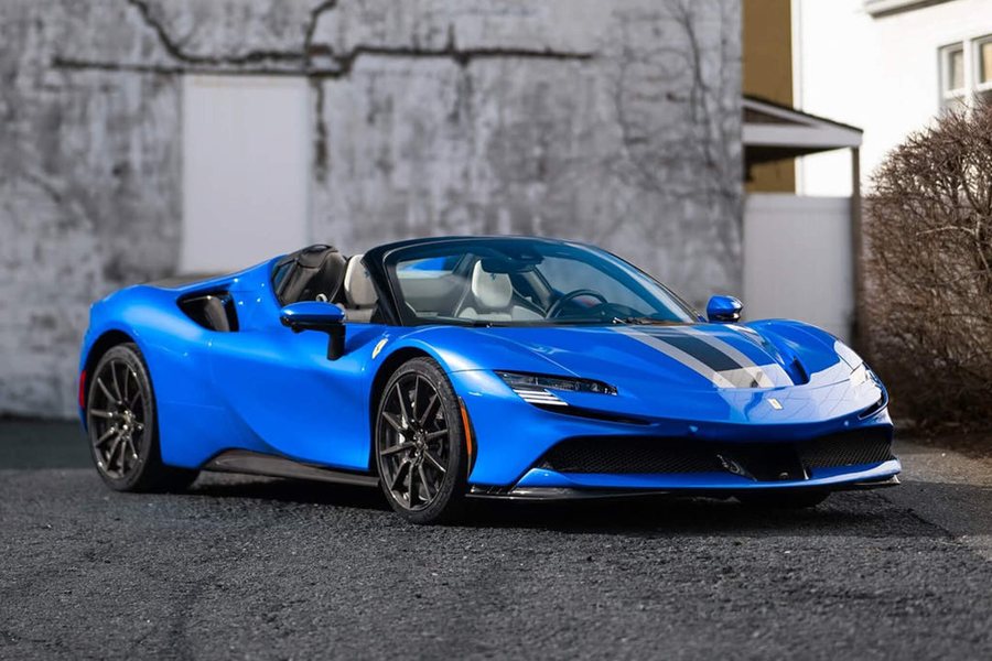 Ferrari in Blu Francia Tsuzuki — SF90 Spider (ROSSOautomobili)