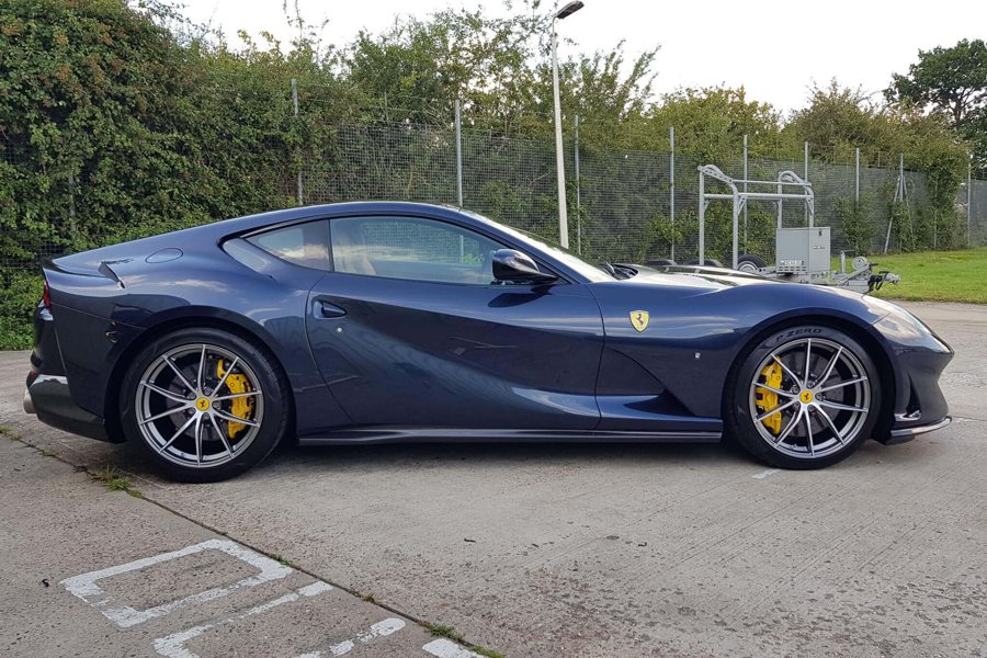 Ferrari in Blu Helen — 812 Superfast (ROSSOautomobili)