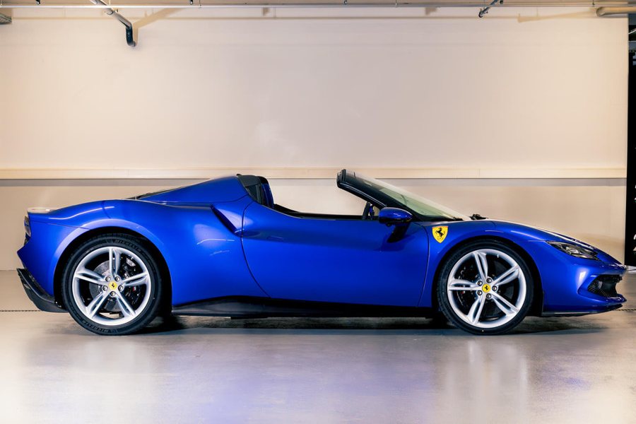 Ferrari in Blu Majorelle — 296 GTS (ROSSOautomobili)