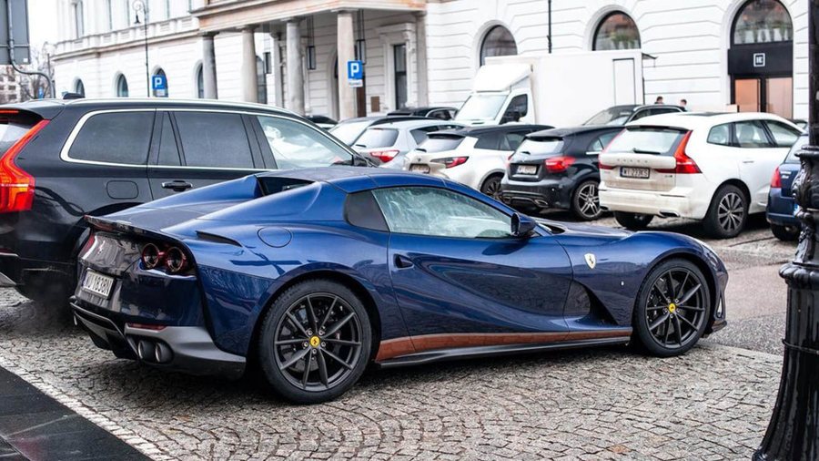 Ferrari in Blu Nettuno — 812 GTS (ROSSOautomobili)