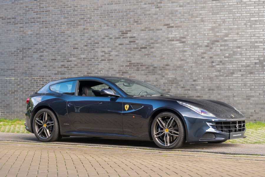 Ferrari in Blu Oro — FF (ROSSOautomobili)