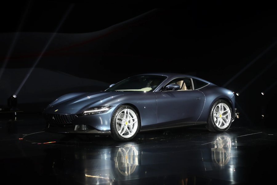 Ferrari in Blu Roma — Roma (ROSSOautomobili)