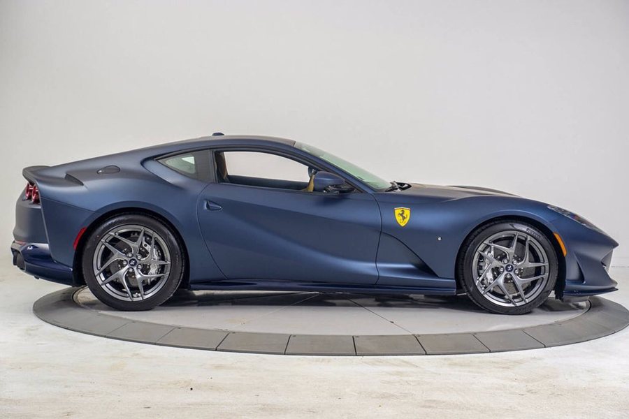 Ferrari in Blu Swaters Opaco — 812 Superfast (ROSSOautomobili)