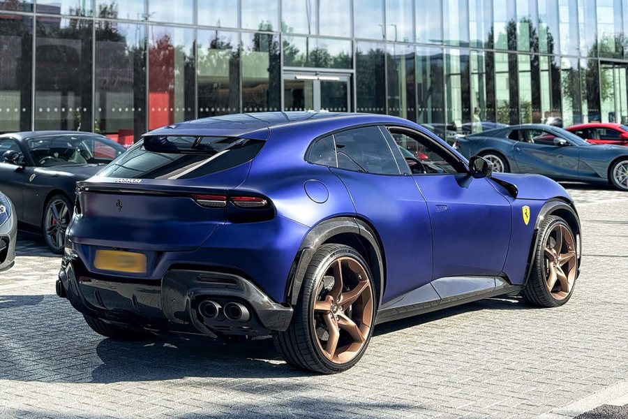 Ferrari in Blu Vietri Opaco — Purosangue (ROSSOautomobili)