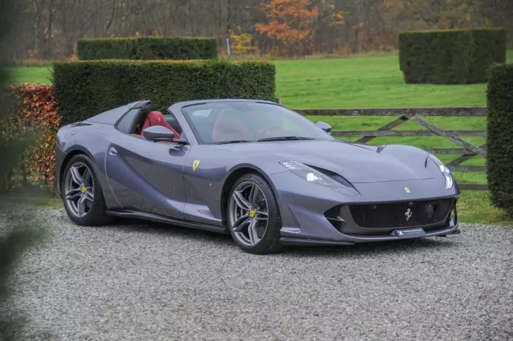 Ferrari in Grigio GTS — 812 GTS (carpaints.co)