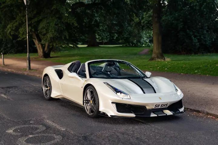 Ferrari in Bianco Fuji — 488 Pista Spider (carpaints.co)