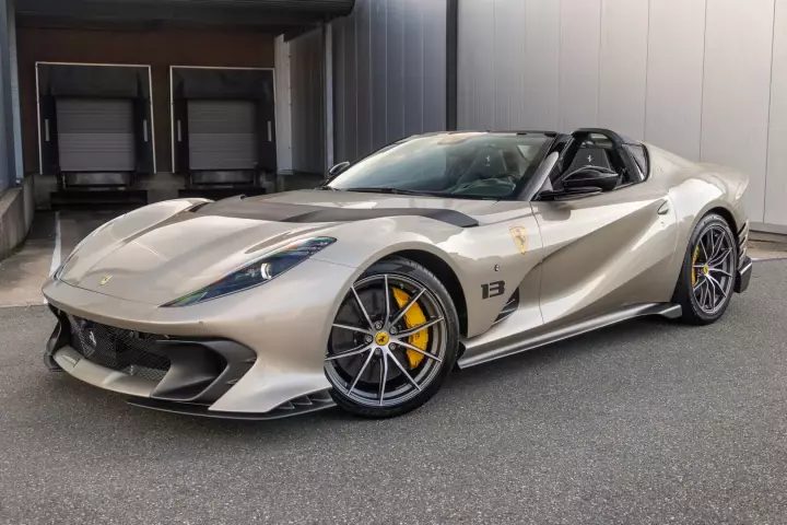 Ferrari in Nuovo Grigio Ingrid — 812 Competizione A (carpaints.co)
