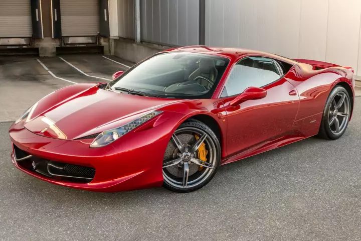 Ferrari in Rosso Monza — 458 Italia (carpaints.co)