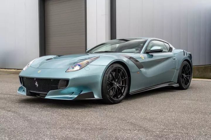 Ferrari in Celeste — F12 TDF (carpaints.co)