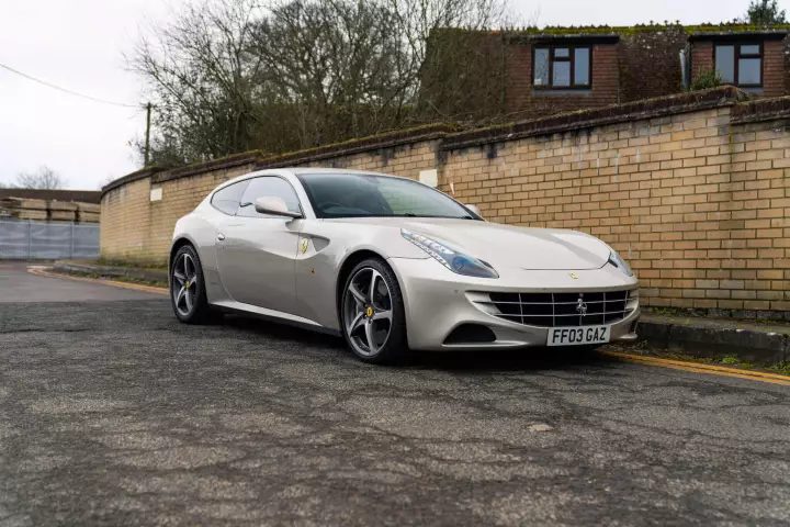 Ferrari in Nuovo Grigio Ingrid — FF (carpaints.co)